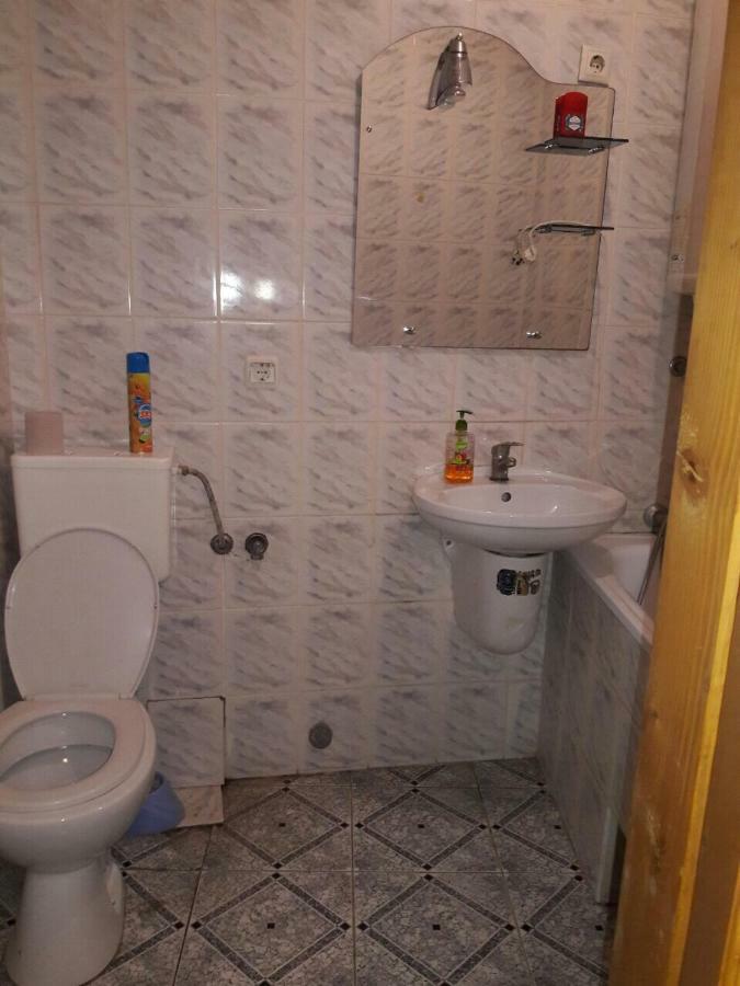 Квартира Між Вокзалом І Центром リヴィウ エクステリア 写真